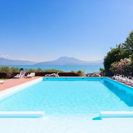 Ferrari 13 Comfortable Sirmione